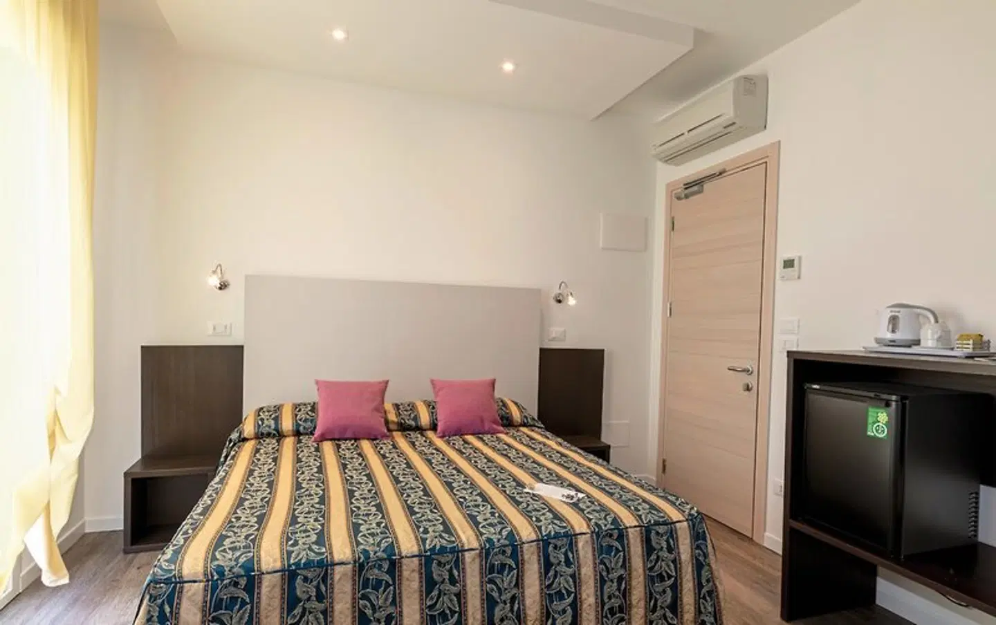 Mayer ROOM_EXAMPLE