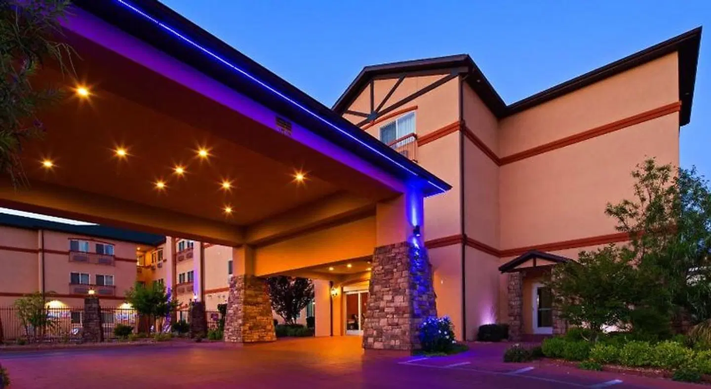 Best Western Plus Zion West Hotel EXTERIOR