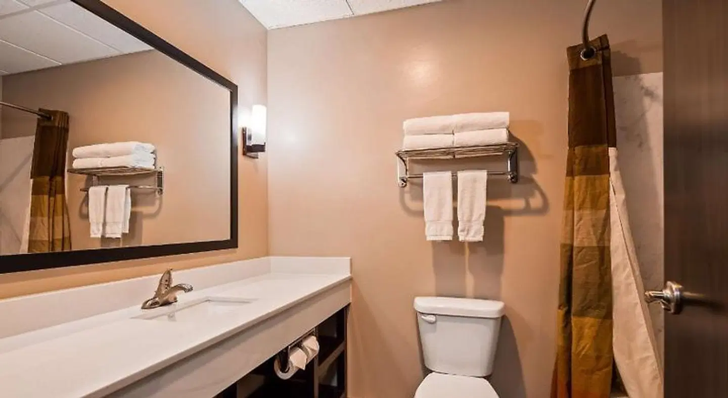 Best Western Plus Zion West Hotel Badezimmer