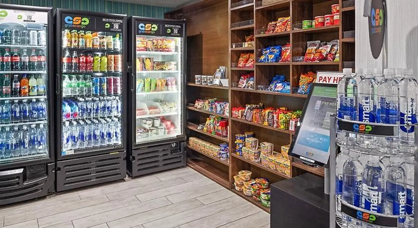Holiday Inn Express & Suites Twentynine Palms- Joshua Tree by IHG Bar