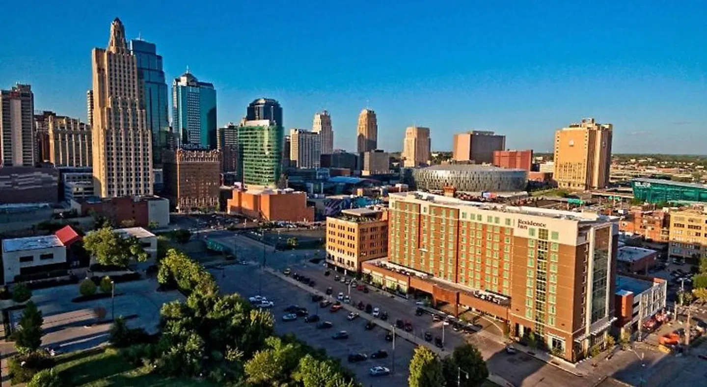 Courtyard by Marriott Kansas City Downtown/Convention Center EXTERIOR