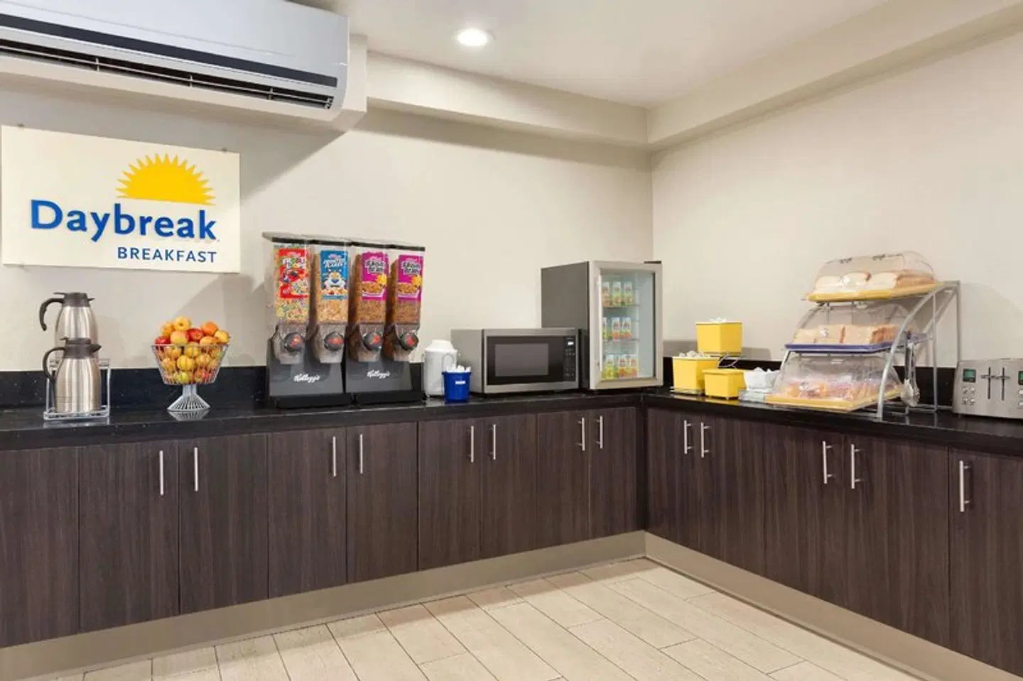 Days Inn & Suites by Wyndham Anaheim At Disneyland Park LOUNGE_LOBBY