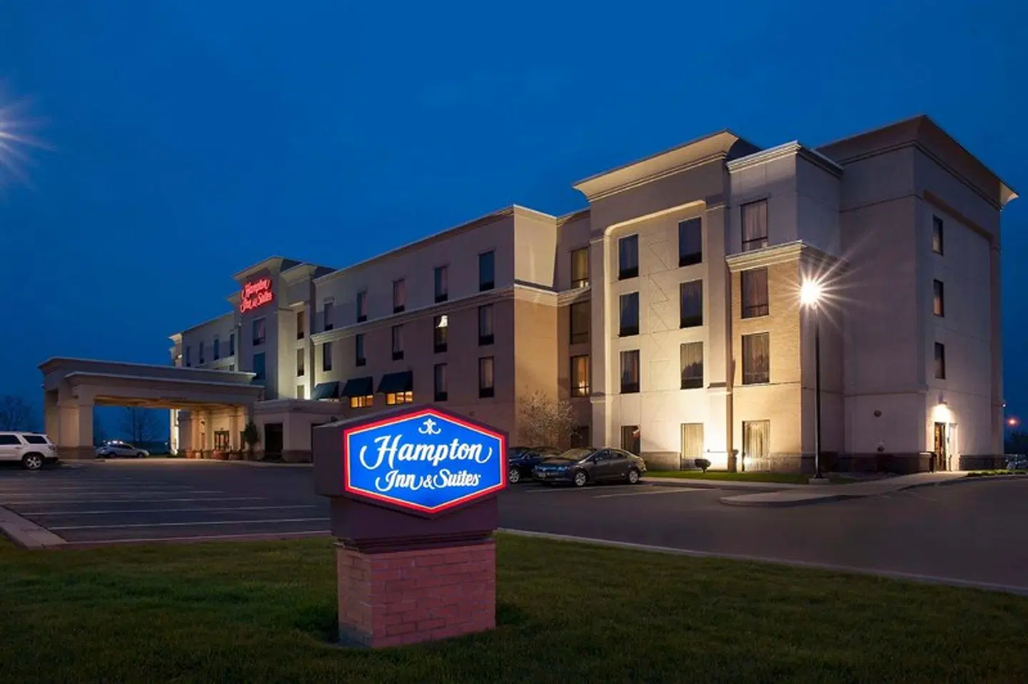 Hampton Inn & Suites Indianapolis-Fishers EXTERIOR
