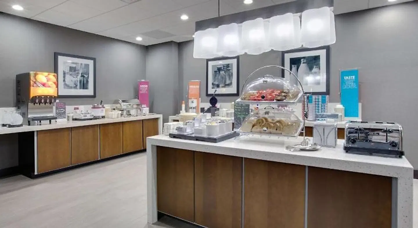 Hampton Inn & Suites Tyler-South Restaurant