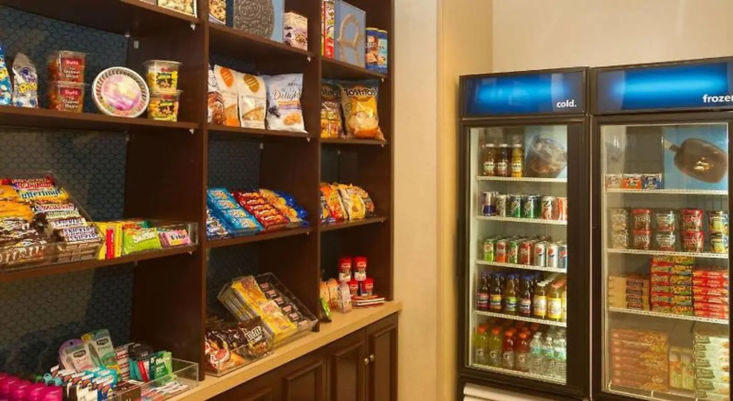 Hampton Inn & Suites Jacksonville-Airport Bar
