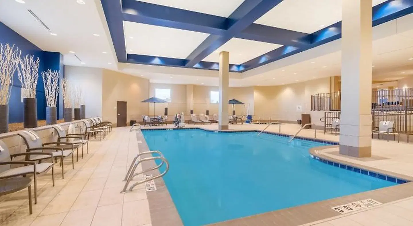 Holiday Inn Terre Haute by IHG Hallenbad