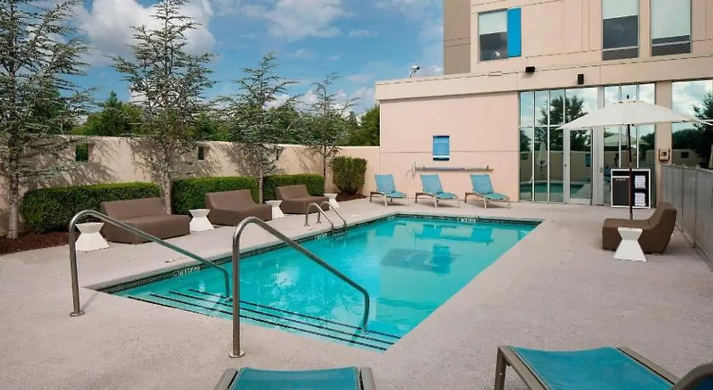 Aloft by Marriott Rogers Bentonville OUTDOOR_POOL
