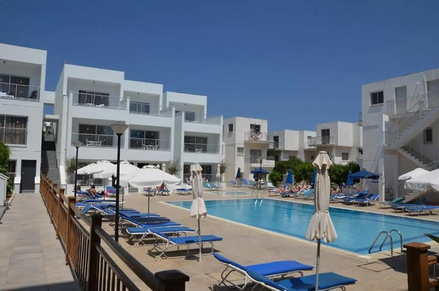 Sweet Memories OUTDOOR_POOL