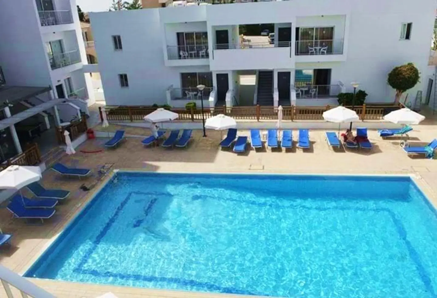Sweet Memories OUTDOOR_POOL