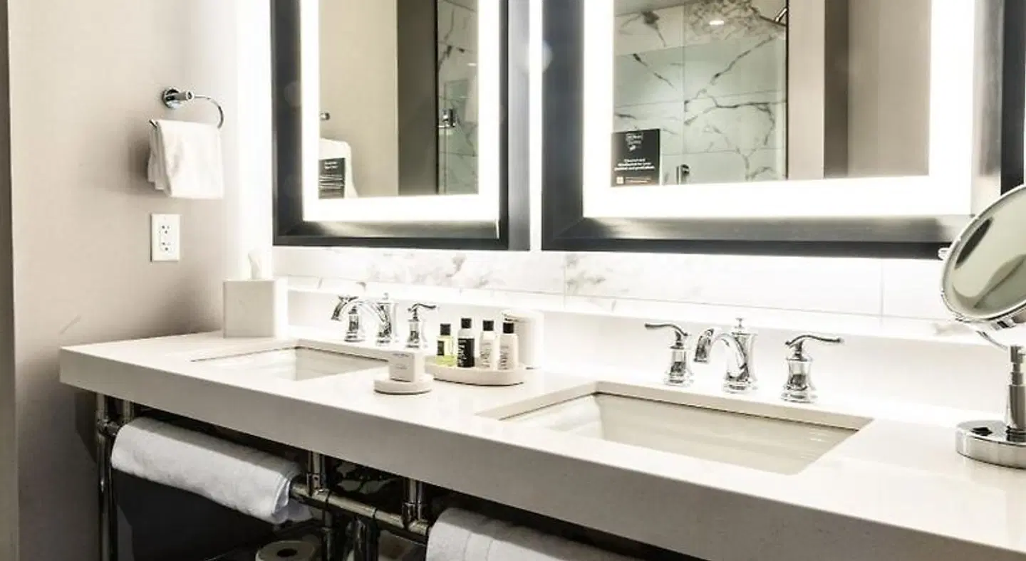 The Foundry Hotel Asheville, Curio Collection by Hilton Badezimmer