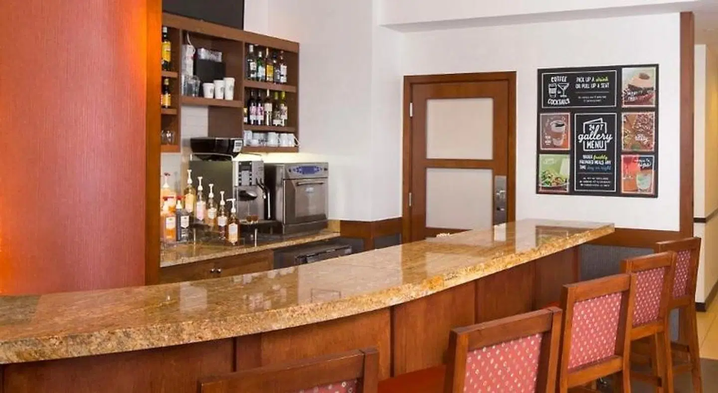Hyatt Place Dallas/Plano Bar