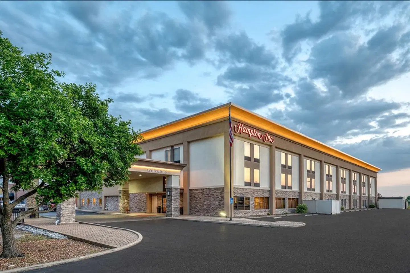Hampton Inn Collinsville EXTERIOR