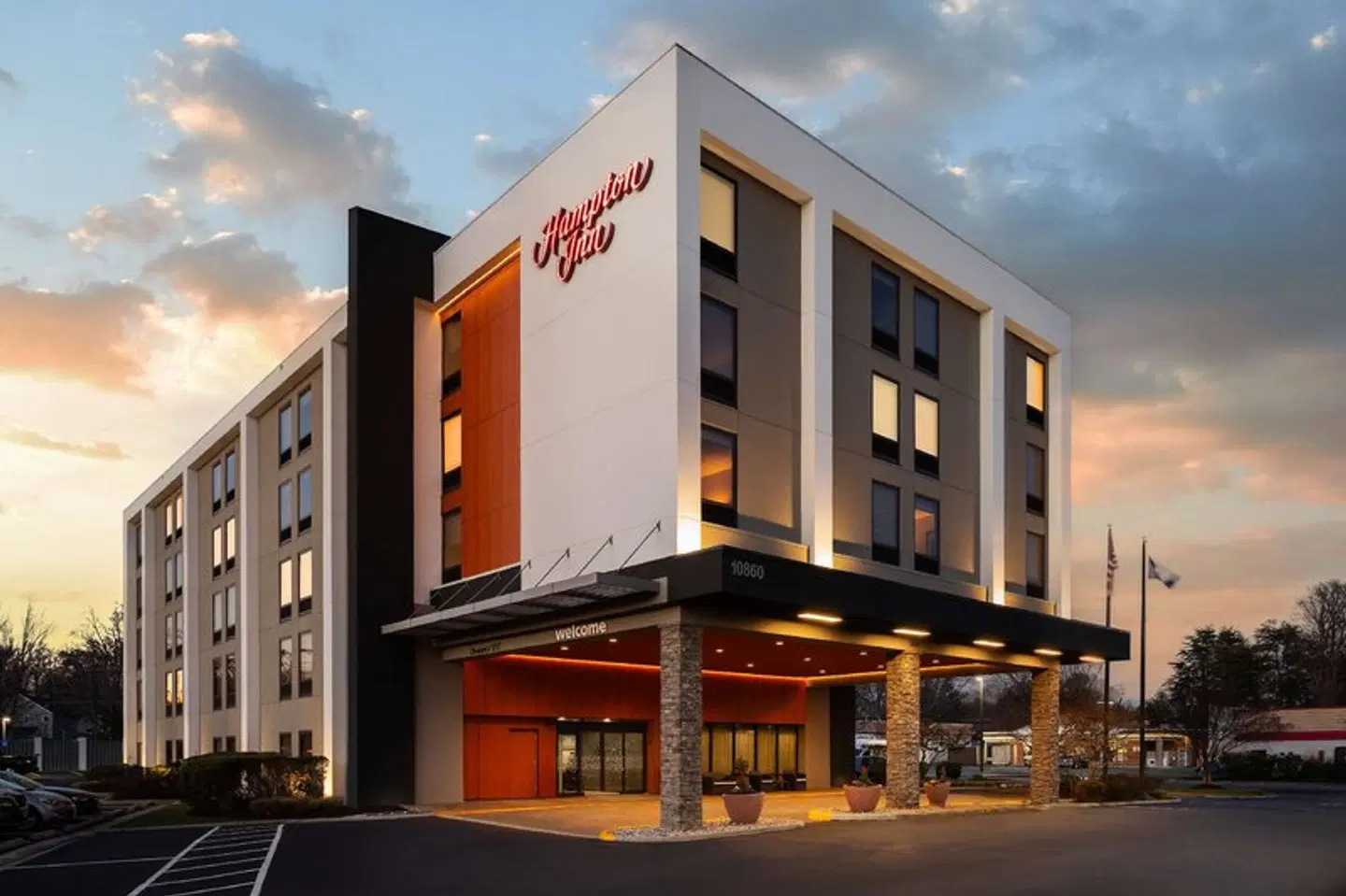 Hampton Inn Fairfax City EXTERIOR