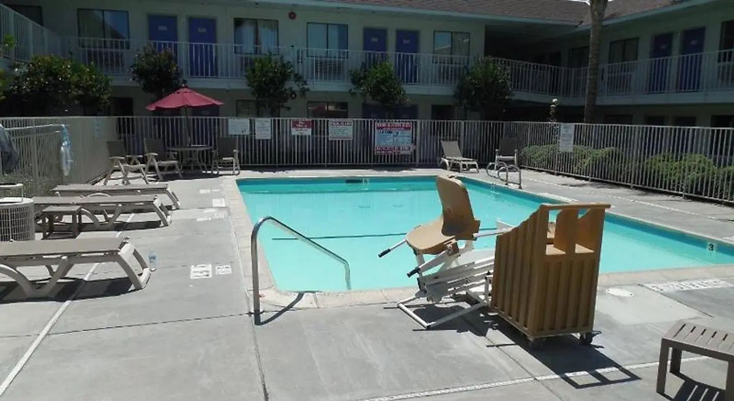 Motel 6 Temecula, CA - Historic Old Town OUTDOOR_POOL