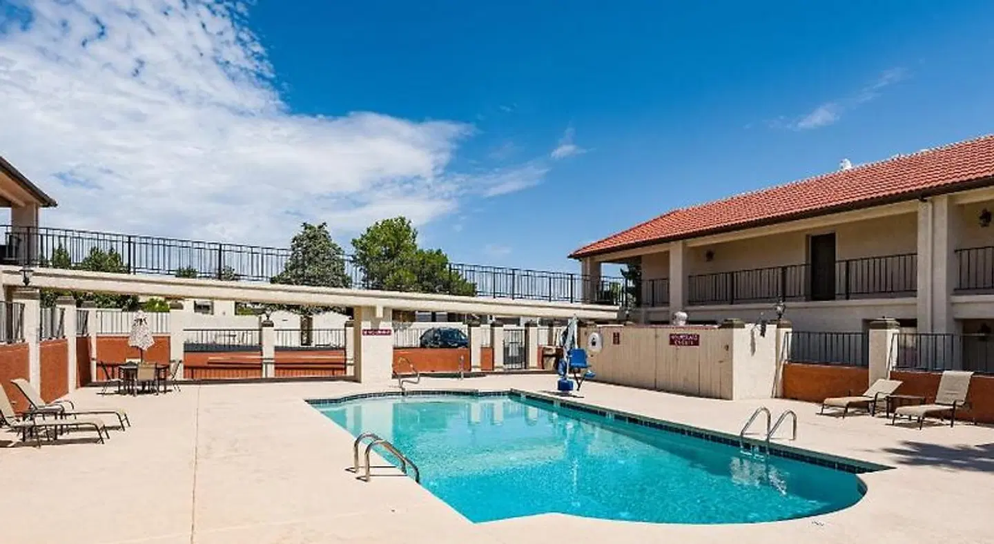 Lux Verde Hotel OUTDOOR_POOL