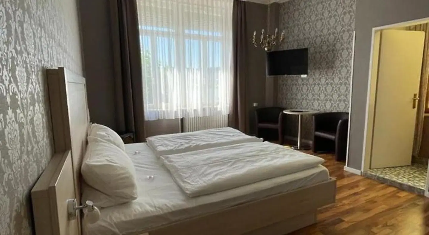 Post ROOM_EXAMPLE