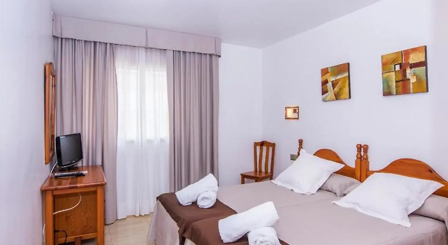 Hostal Miramar Playa ROOM_EXAMPLE