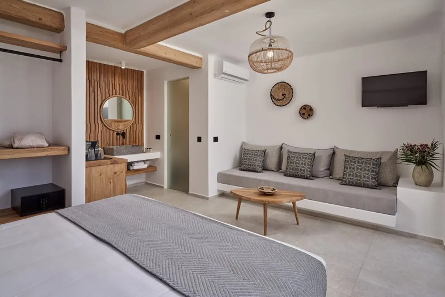 IONIC Suites ROOM_EXAMPLE