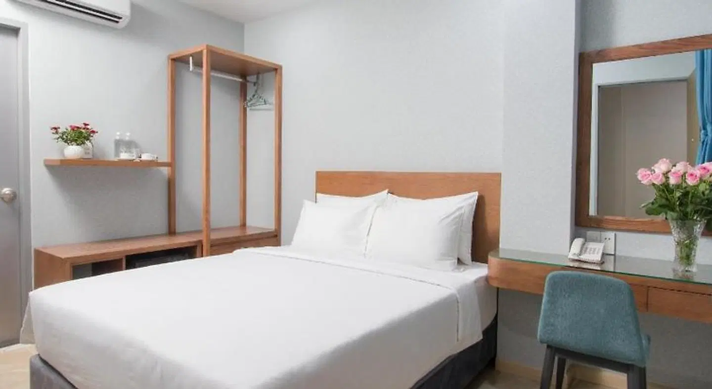 PIANO HOTEL ROOM_EXAMPLE