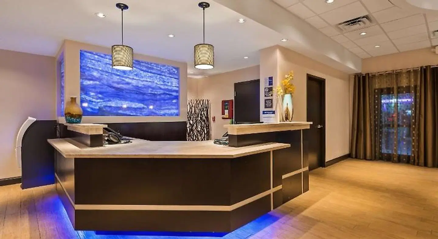 Best Western Plus Hollywood/Aventura Bar