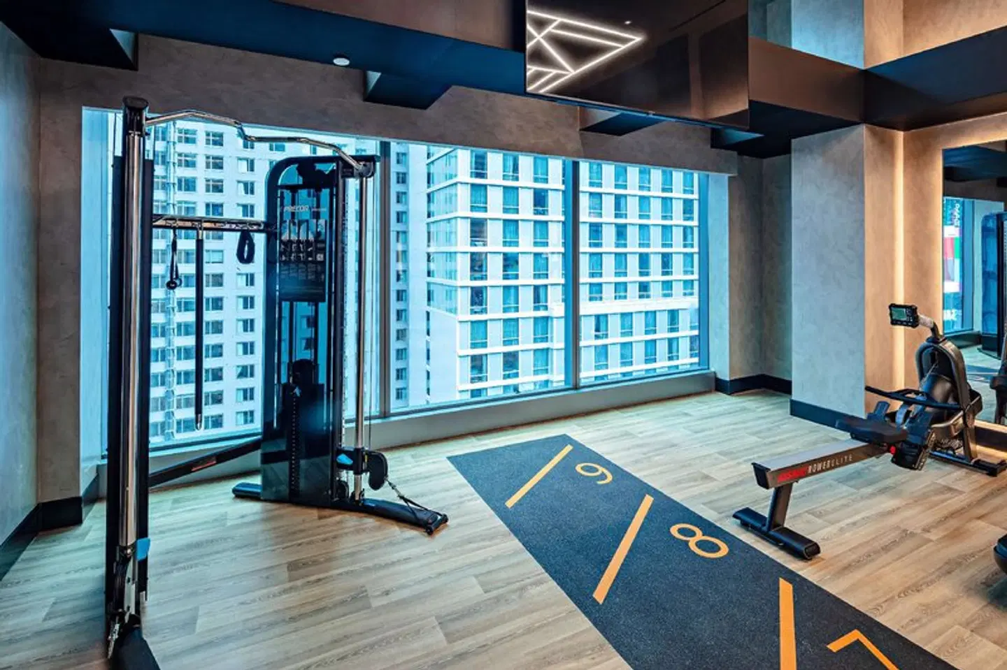 Tempo by Hilton New York Times Square Hallenbad