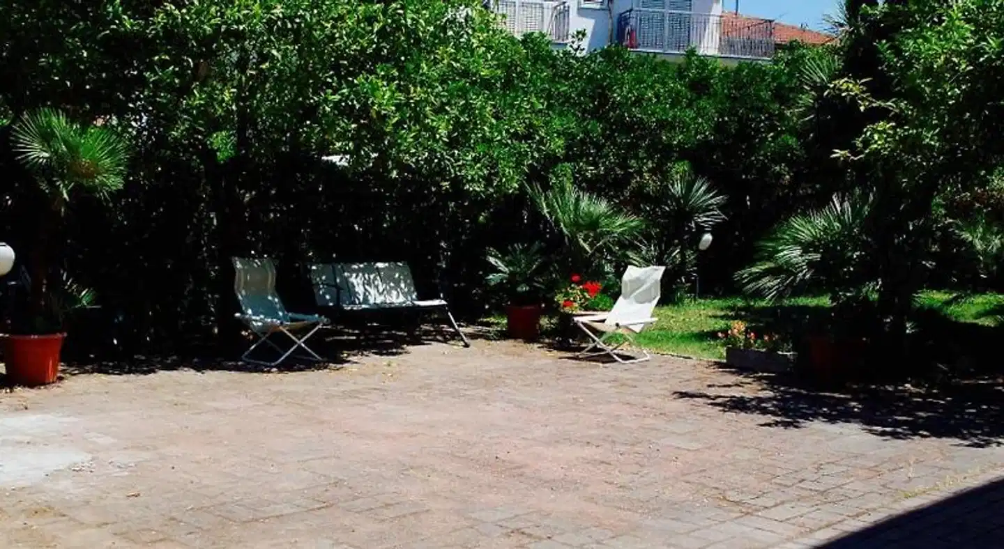 Orange Garden Garten