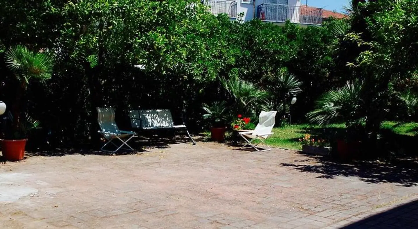 Orange Garden Garten