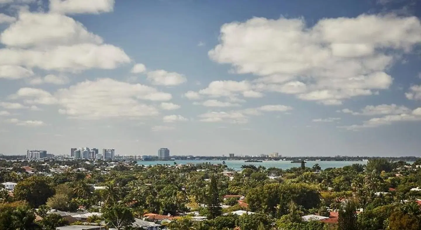 Four Seasons Hotel at The Surf Club Landschaft