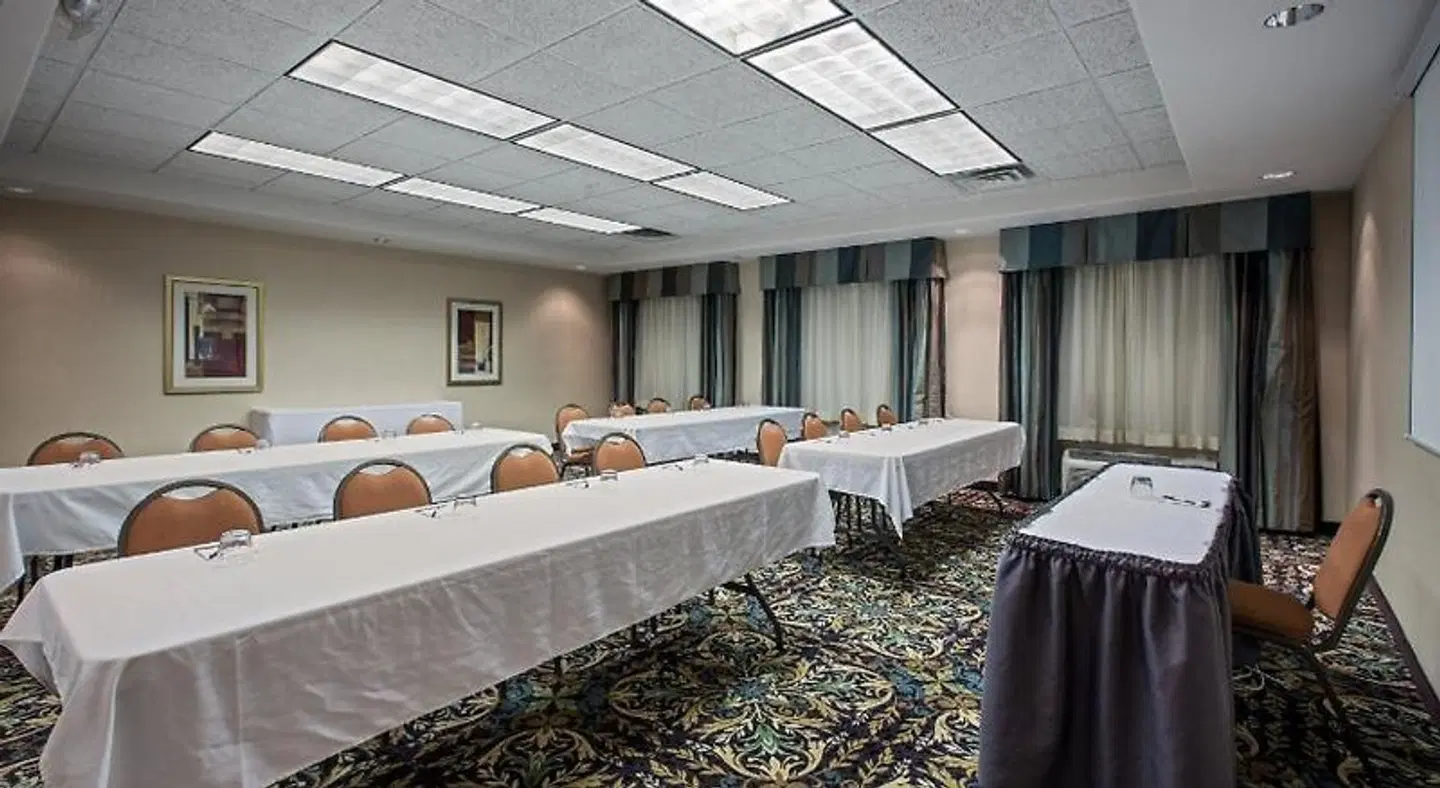Staybridge Suites Rockford by IHG Konferenz