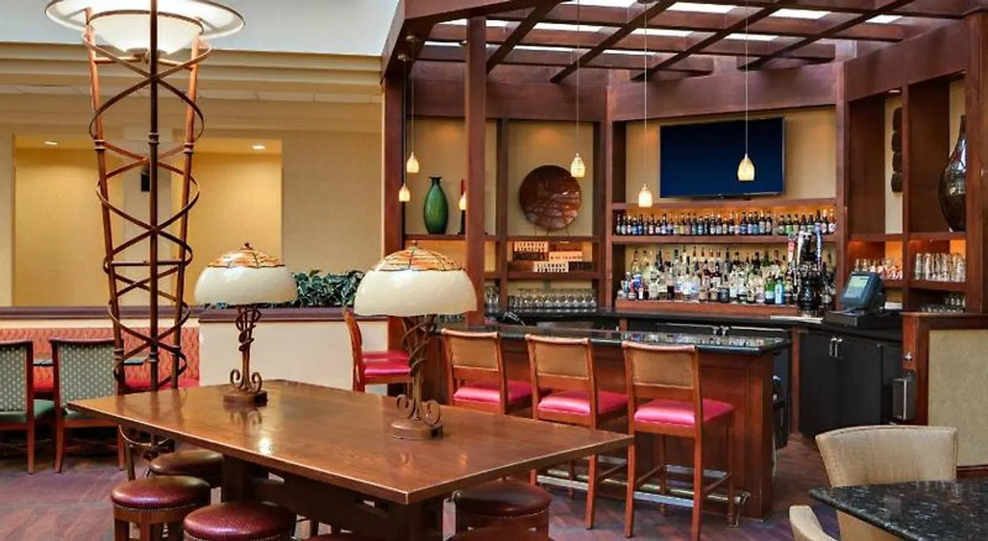 Cedar Rapids Marriott Bar
