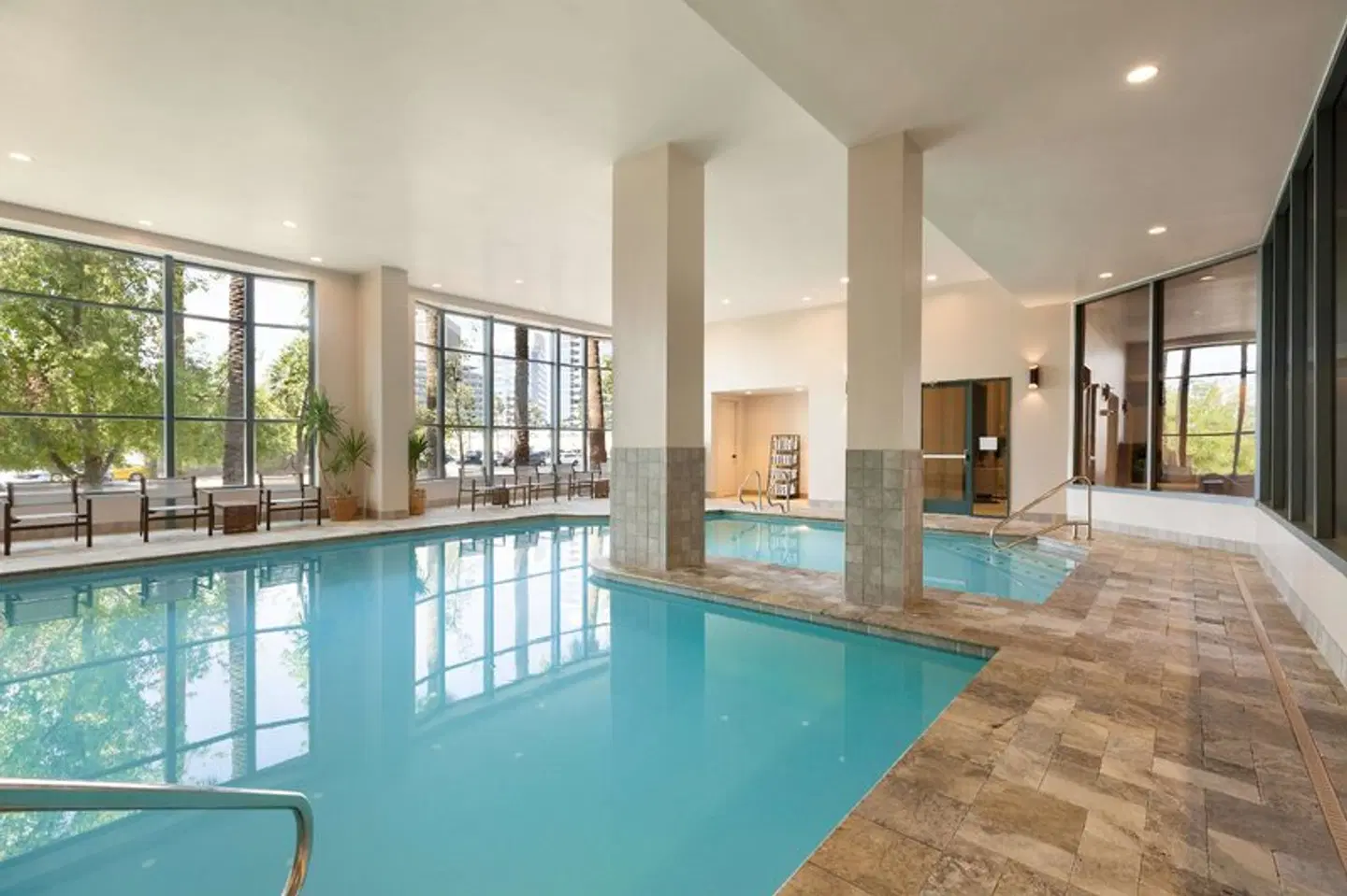 Embassy Suites by Hilton Phoenix Downtown North Hallenbad