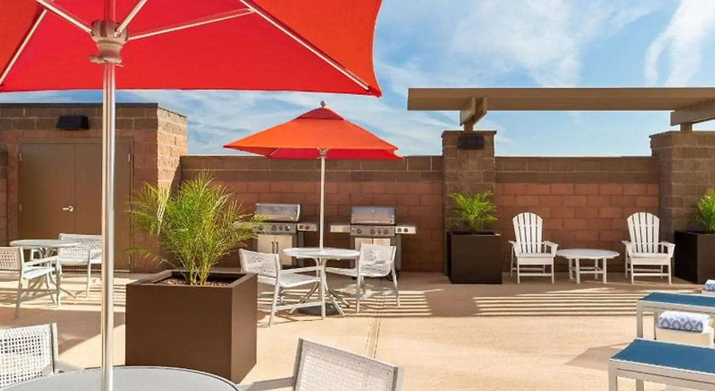 Tru by Hilton Scottsdale Salt River Terrasse