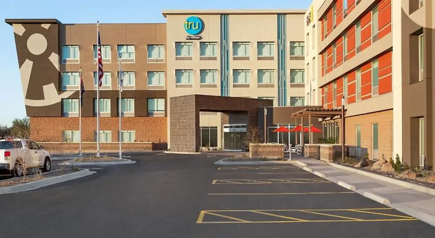Tru by Hilton Scottsdale Salt River EXTERIOR
