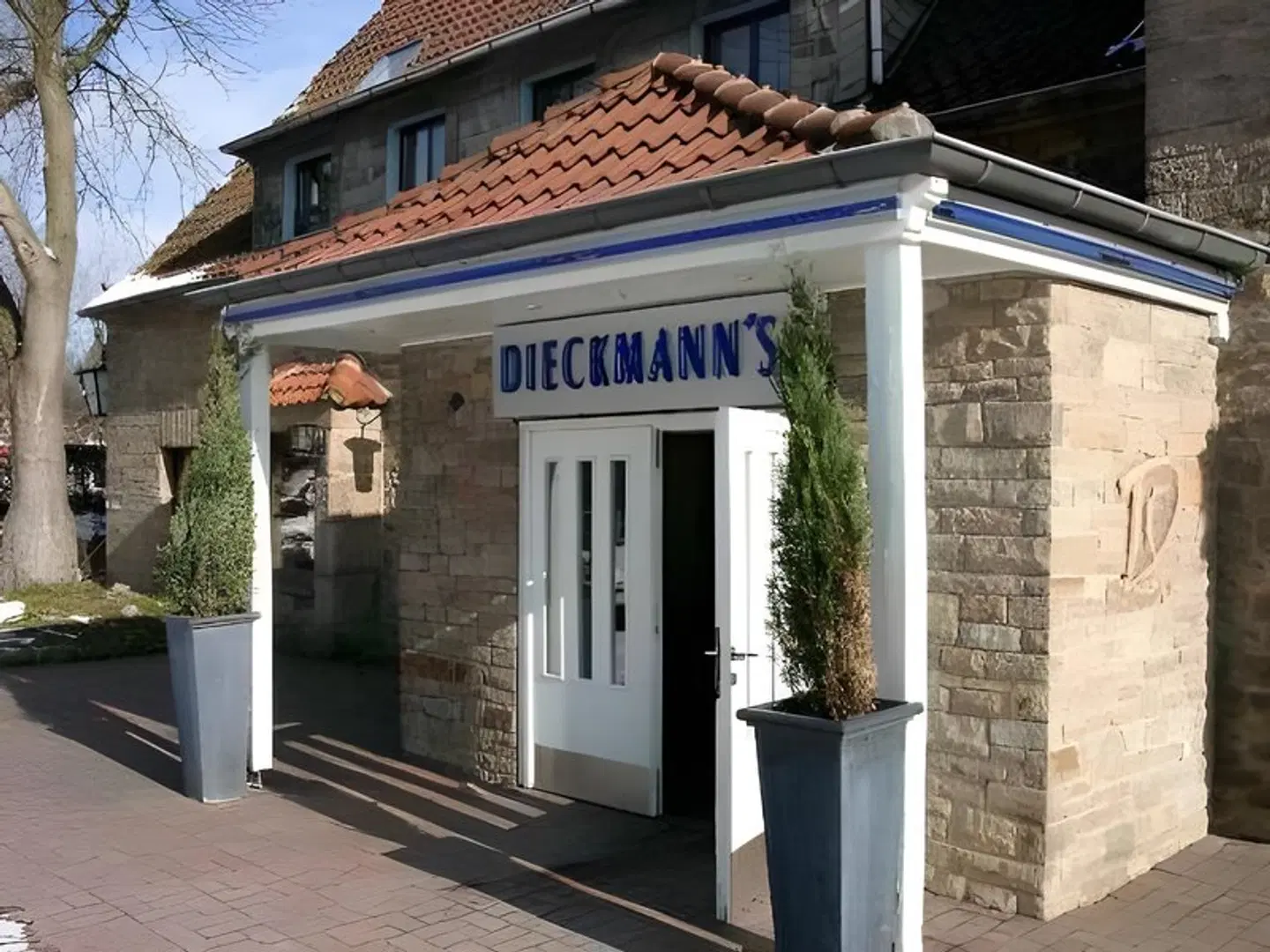 Dieckmann's EXTERIOR