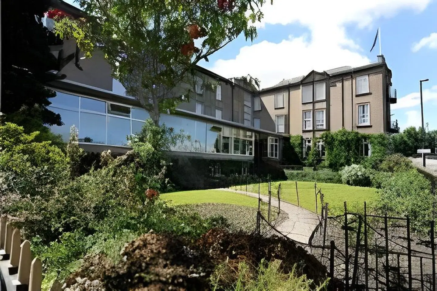 The Royal George Hotel Garten