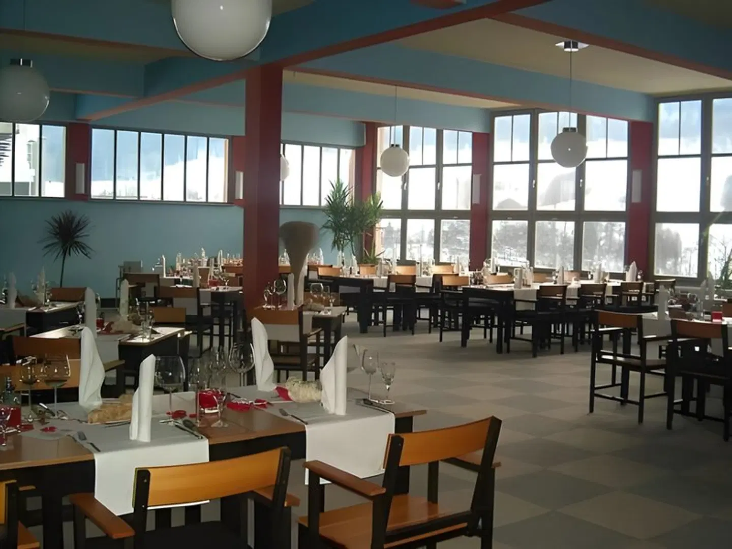 Haus des Volkes Das Bauhaushotel Restaurant
