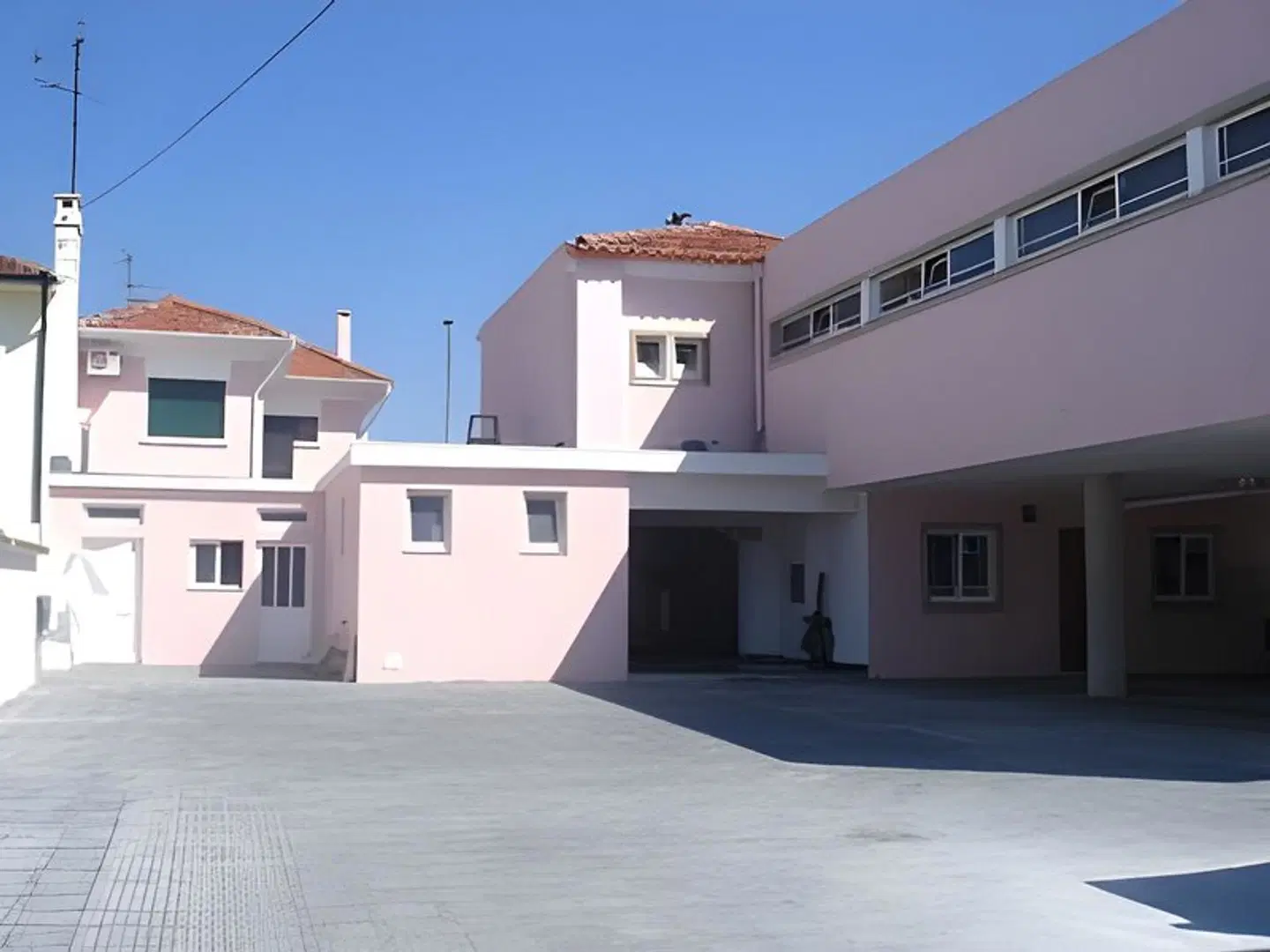 Quasar EXTERIOR