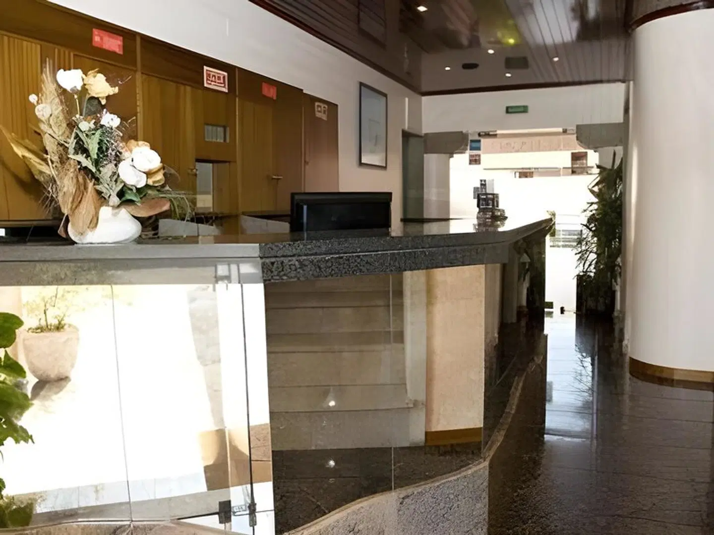 Quasar LOUNGE_LOBBY