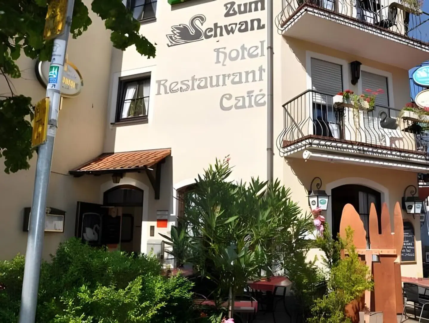 Hotel Restaurant Zum Schwan EXTERIOR