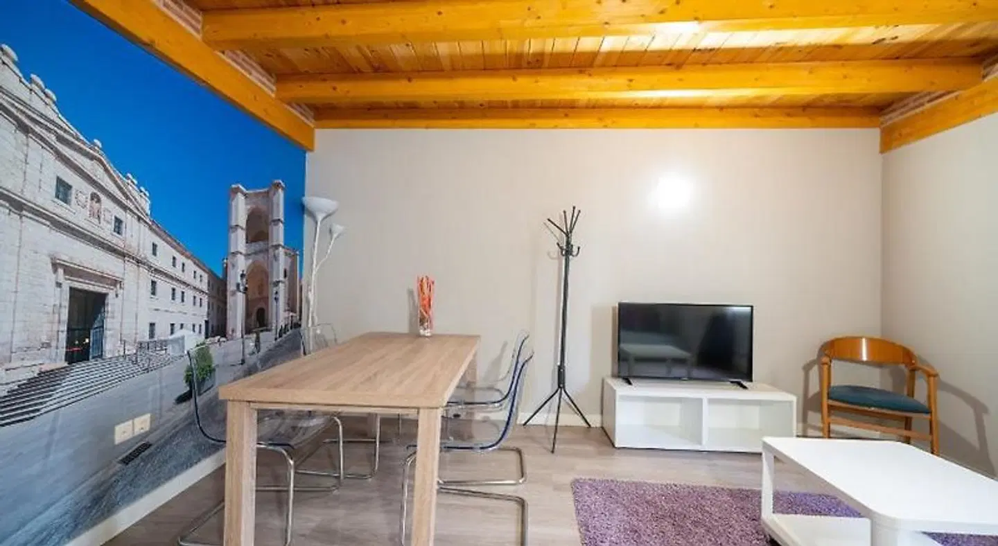 Leopoldo Cano Center ROOM_EXAMPLE