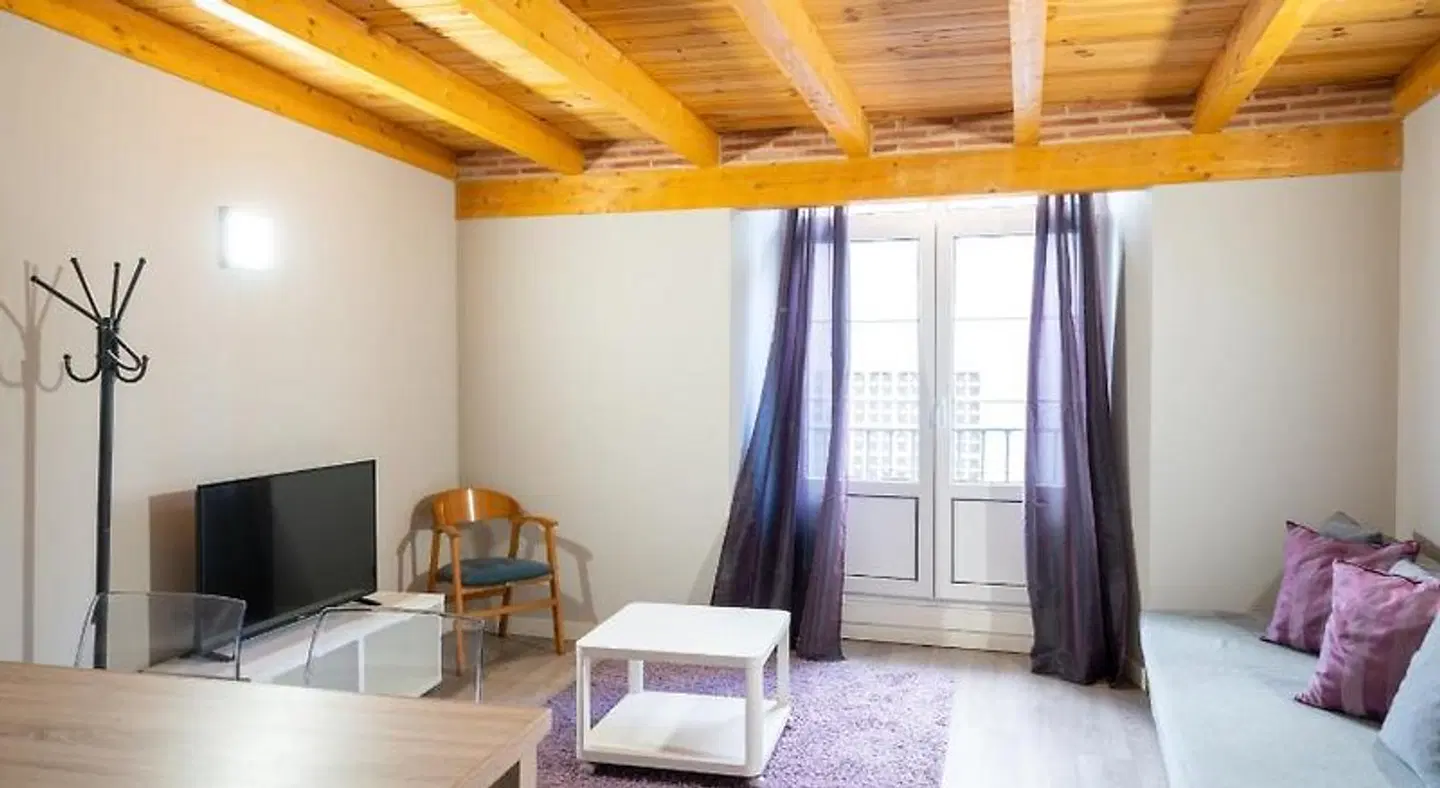 Leopoldo Cano Center ROOM_EXAMPLE