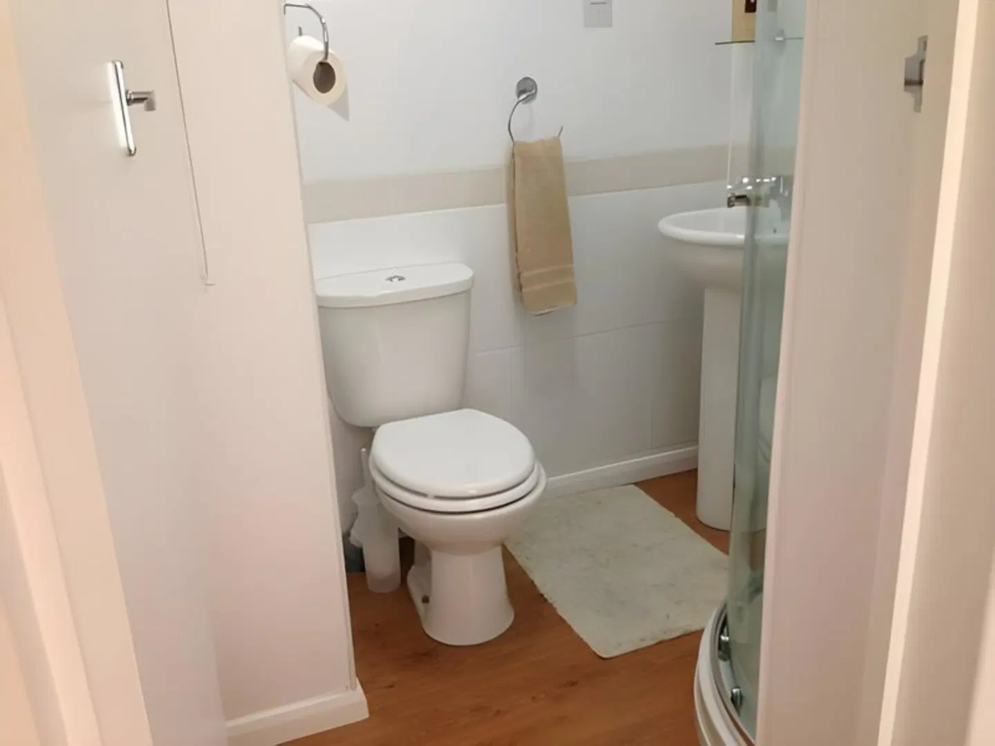 Apple House Guesthouse Heathrow Airport Badezimmer