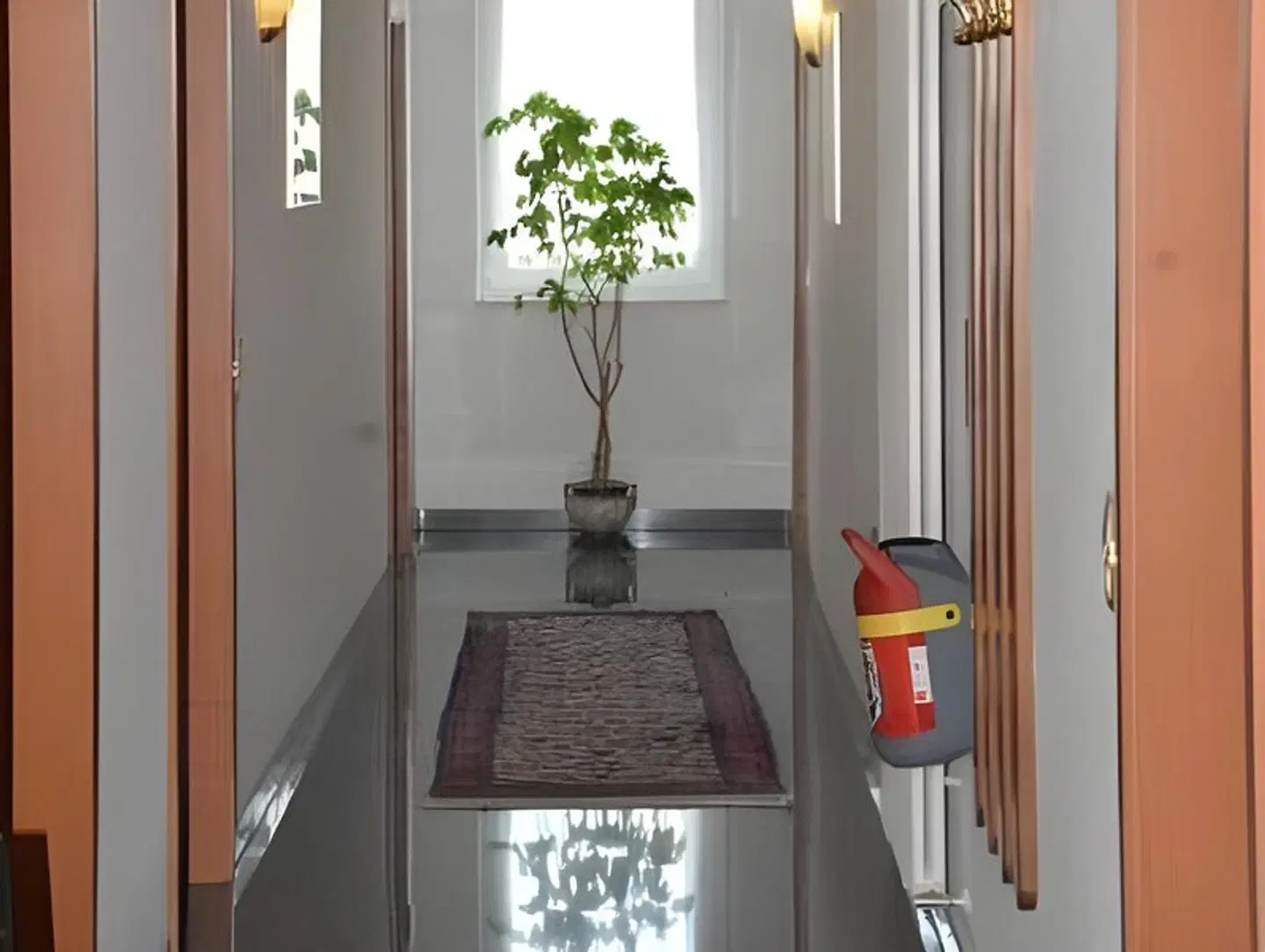 Central Inn Garni ROOM_EXAMPLE
