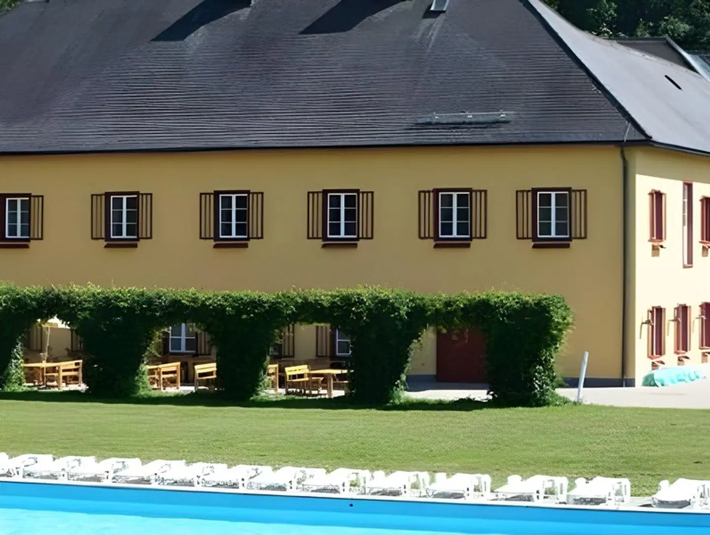 Gut Drasing OUTDOOR_POOL