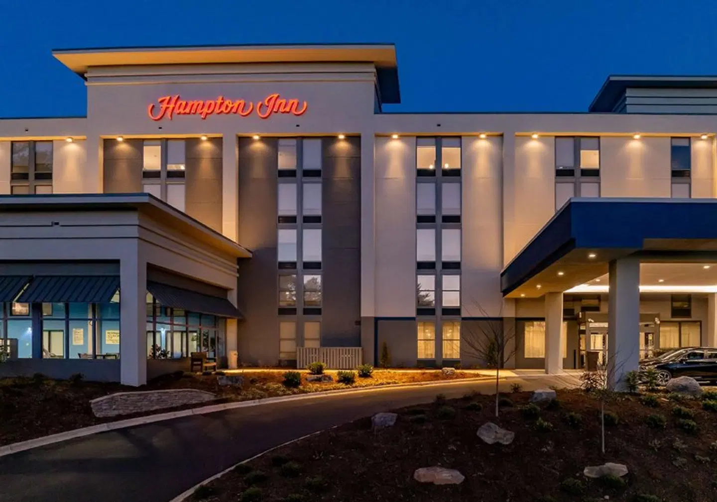 Hampton Inn Asheville-Tunnel Road EXTERIOR
