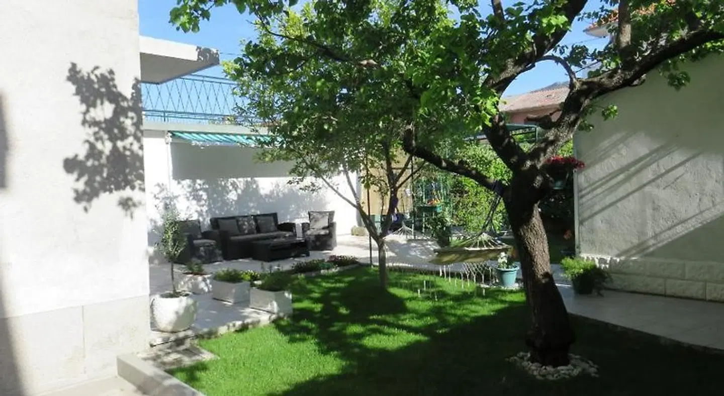 Apartments Bilopavlovi' Garten