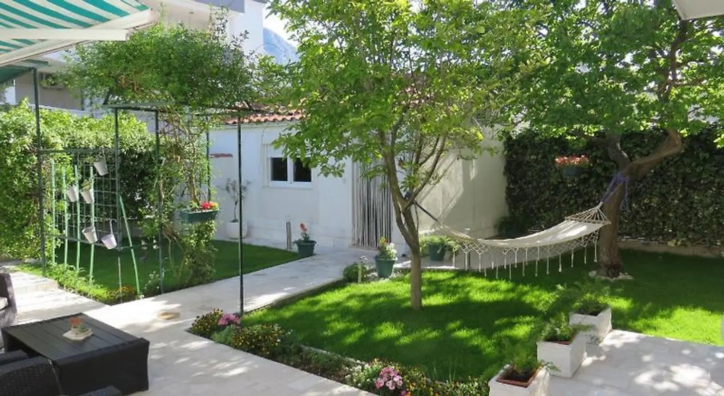 Apartments Bilopavlovi' Garten