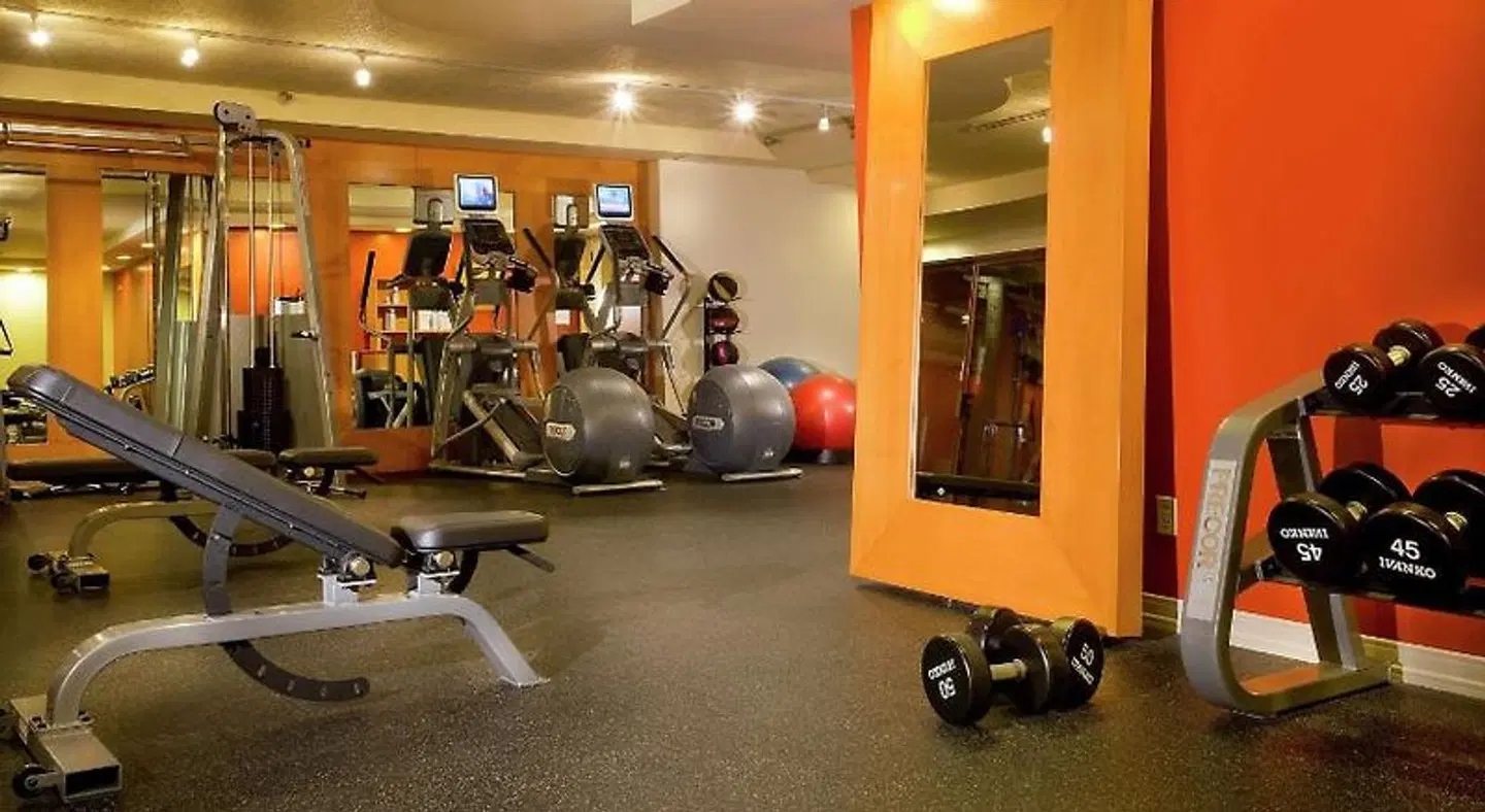 Hilton Phoenix Airport SPORTS_AND_LEISURE