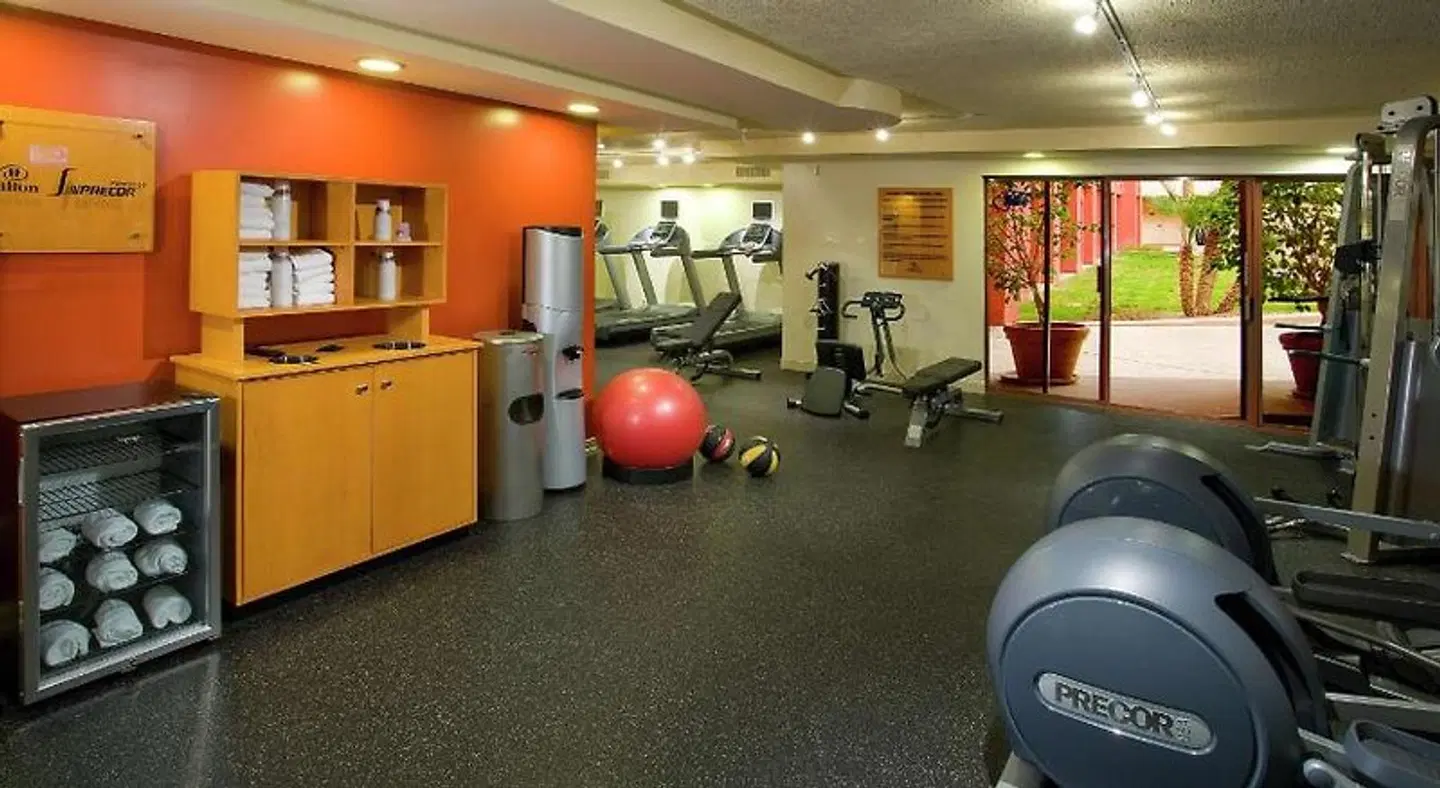 Hilton Phoenix Airport SPORTS_AND_LEISURE