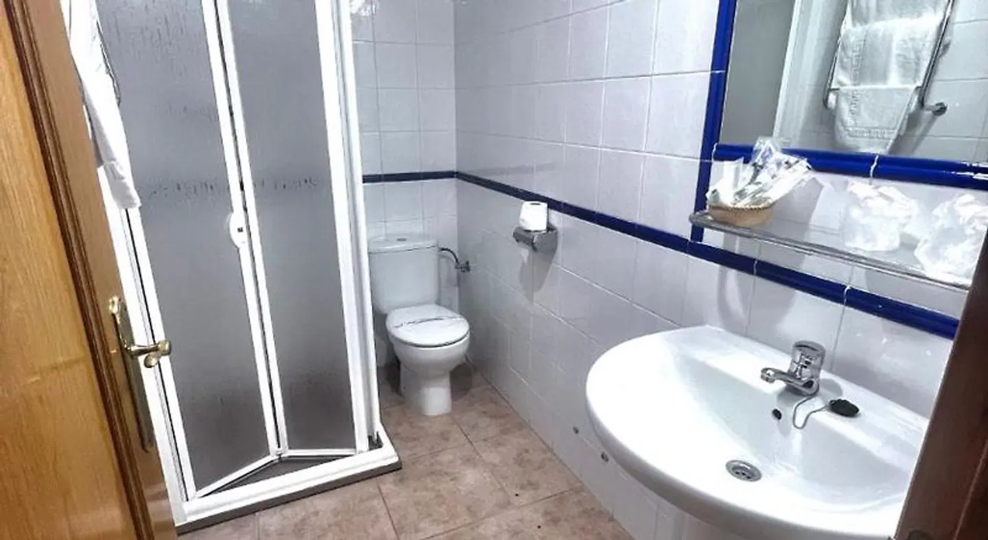 Hostal Restaurante El Surtidor Badezimmer